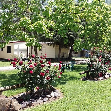 Khancoban Lakeside Caravan Park Exterior photo
