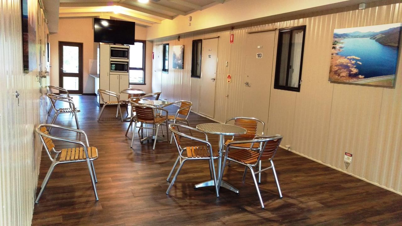 Khancoban Lakeside Caravan Park Exterior photo