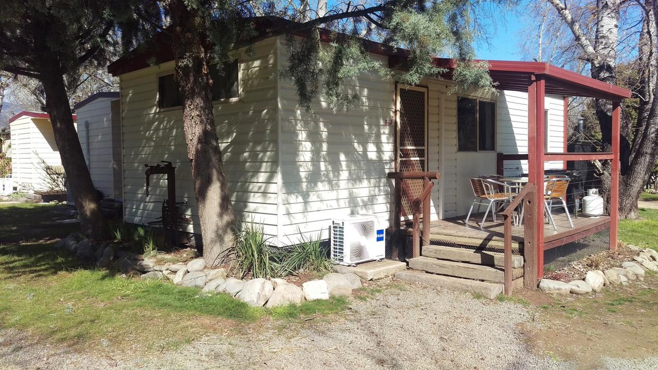 Khancoban Lakeside Caravan Park Exterior photo