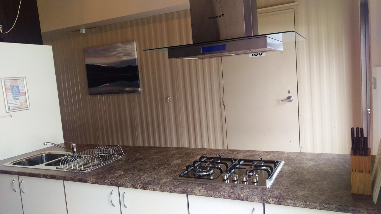 Khancoban Lakeside Caravan Park Exterior photo